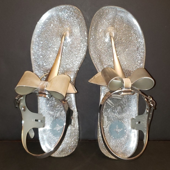 BCBGeneration | Shoes | Bcbgeneration Beena 2 Metallic Silver Bow Sandals |  Poshmark